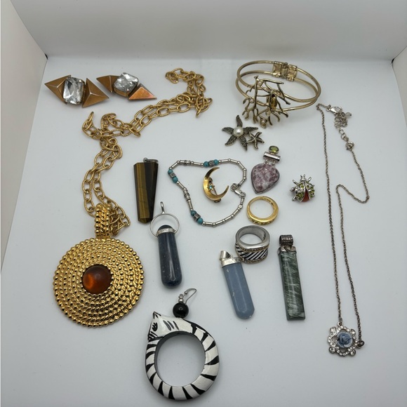 Lot of vintage, newer costume jewelry & real gems; some broken, jewelry making - Picture 3 of 11
